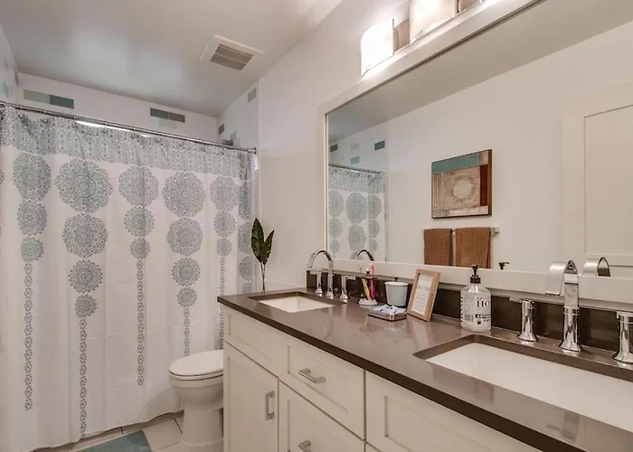 Relaxing 4 Bdrm Retreat In The Heart Of Scottsdale Holiday home Phoenix