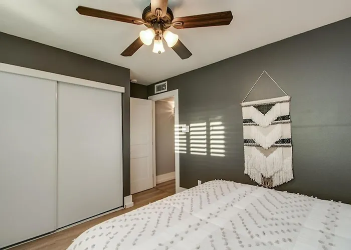 Relaxing 4 Bdrm Retreat In The Heart Of Scottsdale * Phoenix