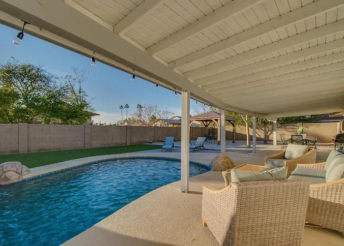 Relaxing 4 Bdrm Retreat In The Heart Of Scottsdale *