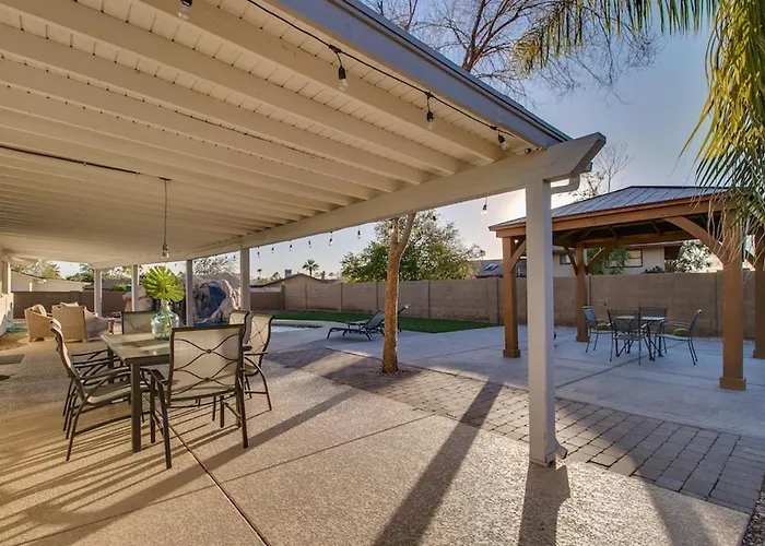 Relaxing 4 Bdrm Retreat In The Heart Of Scottsdale