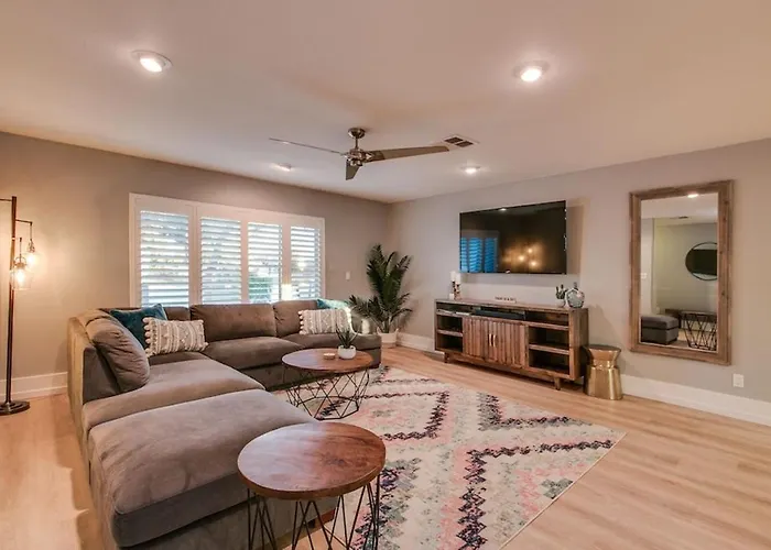 Relaxing 4 Bdrm Retreat In The Heart Of Scottsdale Holiday home Phoenix