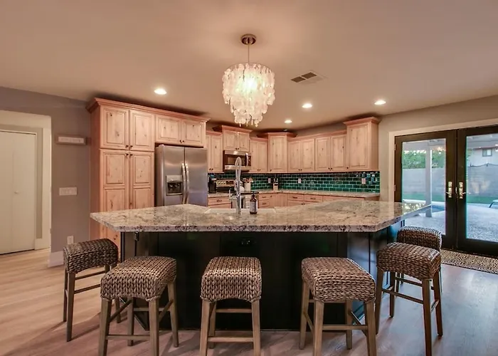 Relaxing 4 Bdrm Retreat In The Heart Of Scottsdale